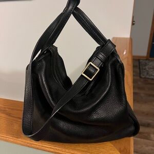 Sapahn Glennon in Black